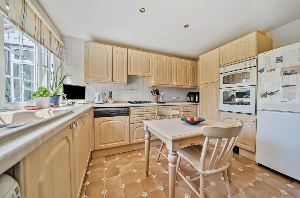 House in Bexley, Hurst, Albany Park - View 5