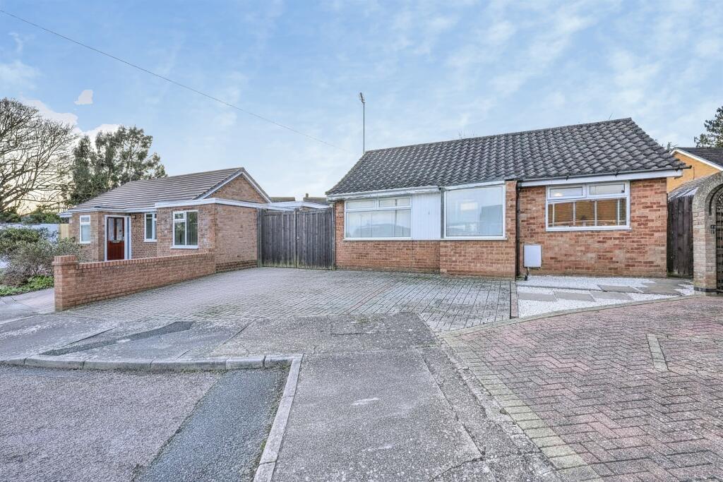 Main image of property: Lindale Close, Northampton