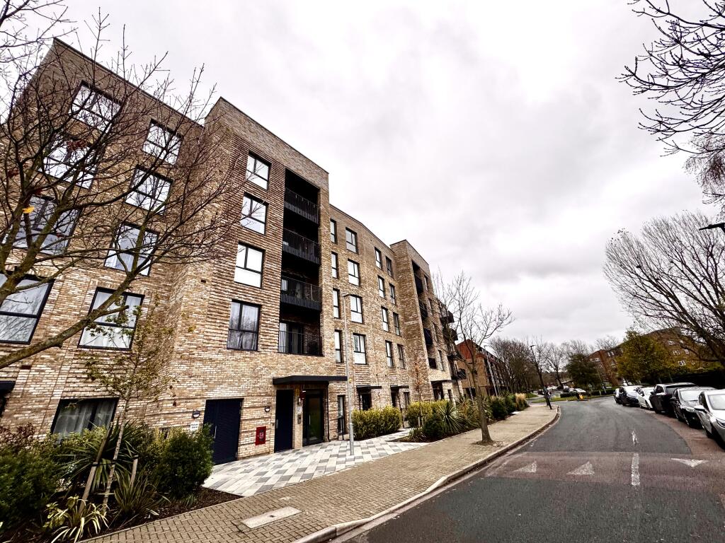 Main image of property: Pier Way, SE28