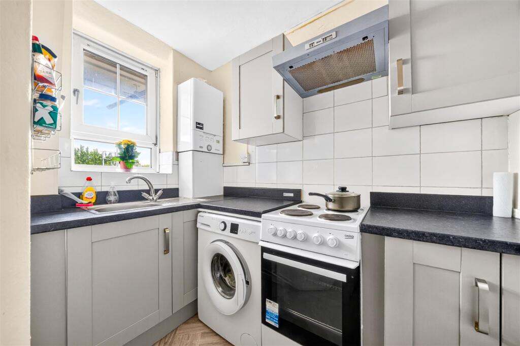Apartment in London - View 5