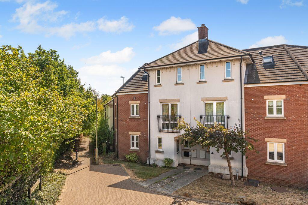 4-bed terraced on Rosemary Drive, Banbury, £335,000