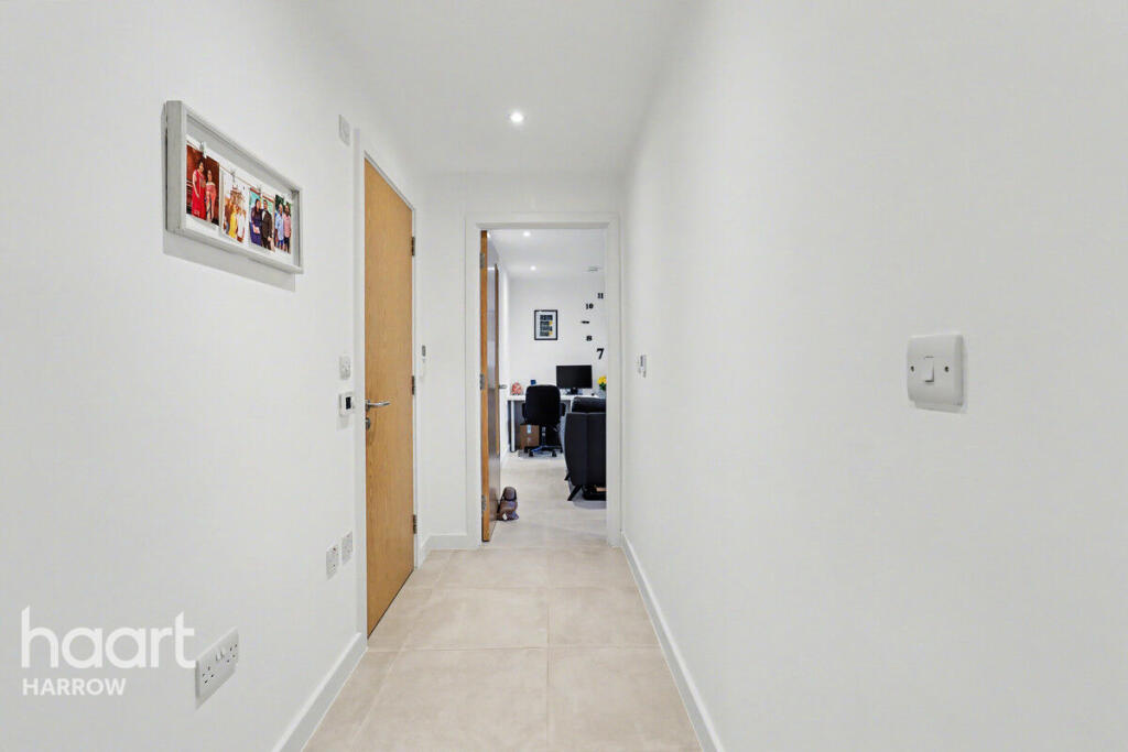 Alexandra Avenue, Rayners Lane photo 4