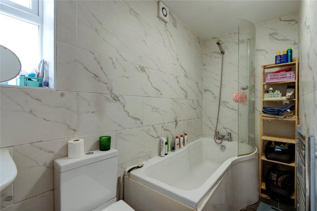 Apartment in London - View 3