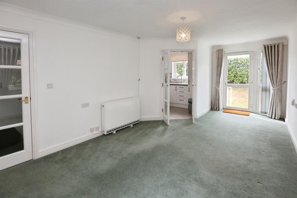 Apartment in Fareham, Hampshire - View 5