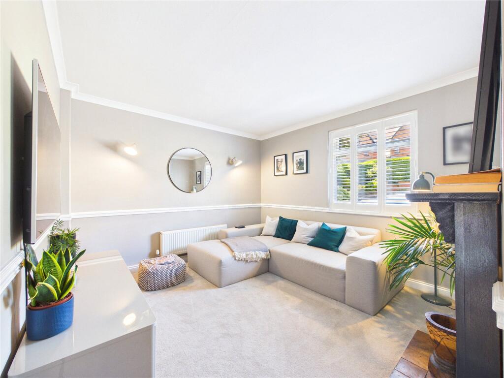 Chester Place, Malvern, Worcestershire, WR14 photo 2