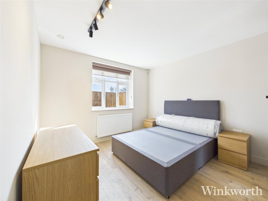 House in London - View 5
