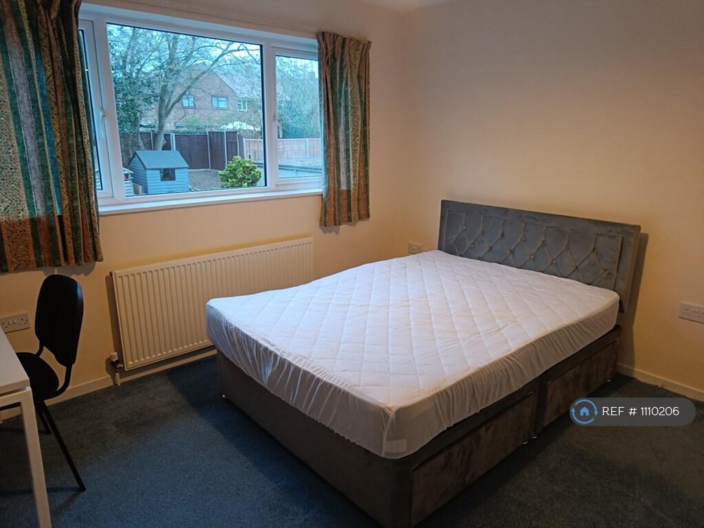 Indells, Hatfield, AL10