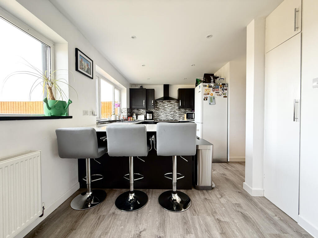 Ash Tree Road, Burnham-on-Sea photo 3