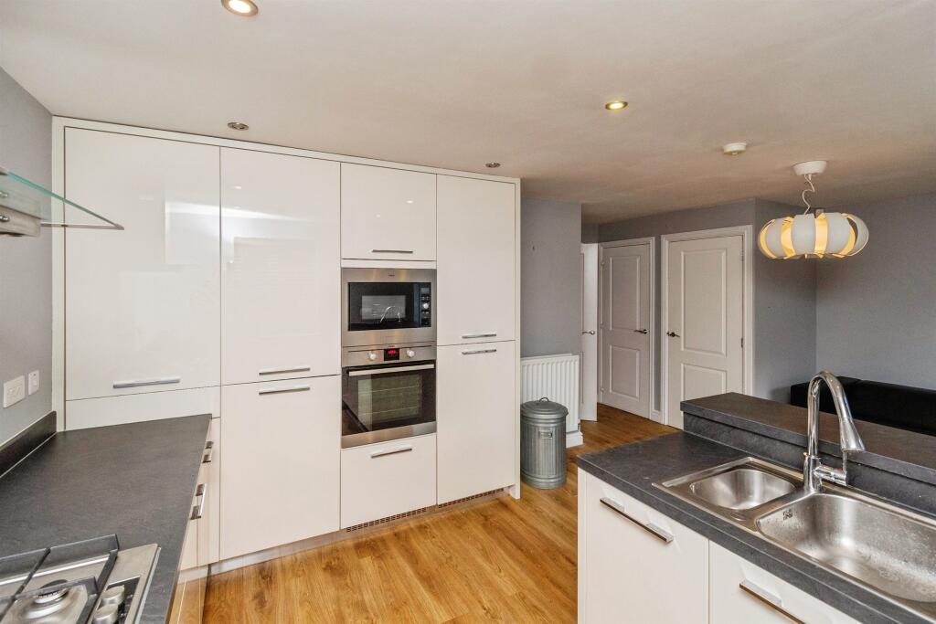 House in South Staffordshire, Great Wyrley - View 3