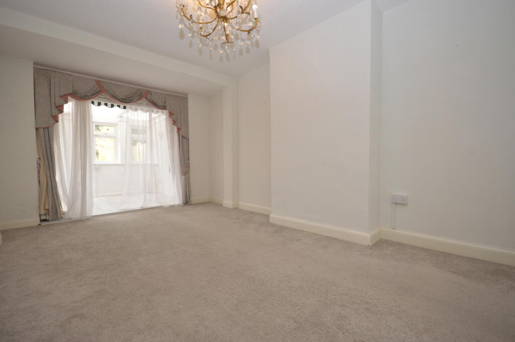 Main image of property: Collinwood Gardens, Ilford, IG5 0AN