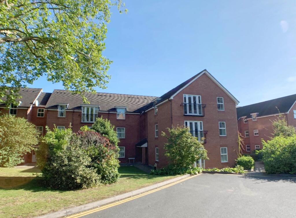 Main image of property: Romani Close, Warwick