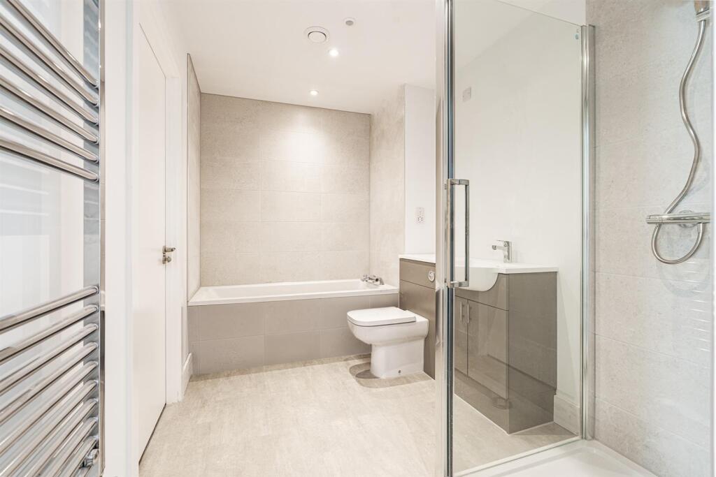 House in Worthing, West Sussex - View 4