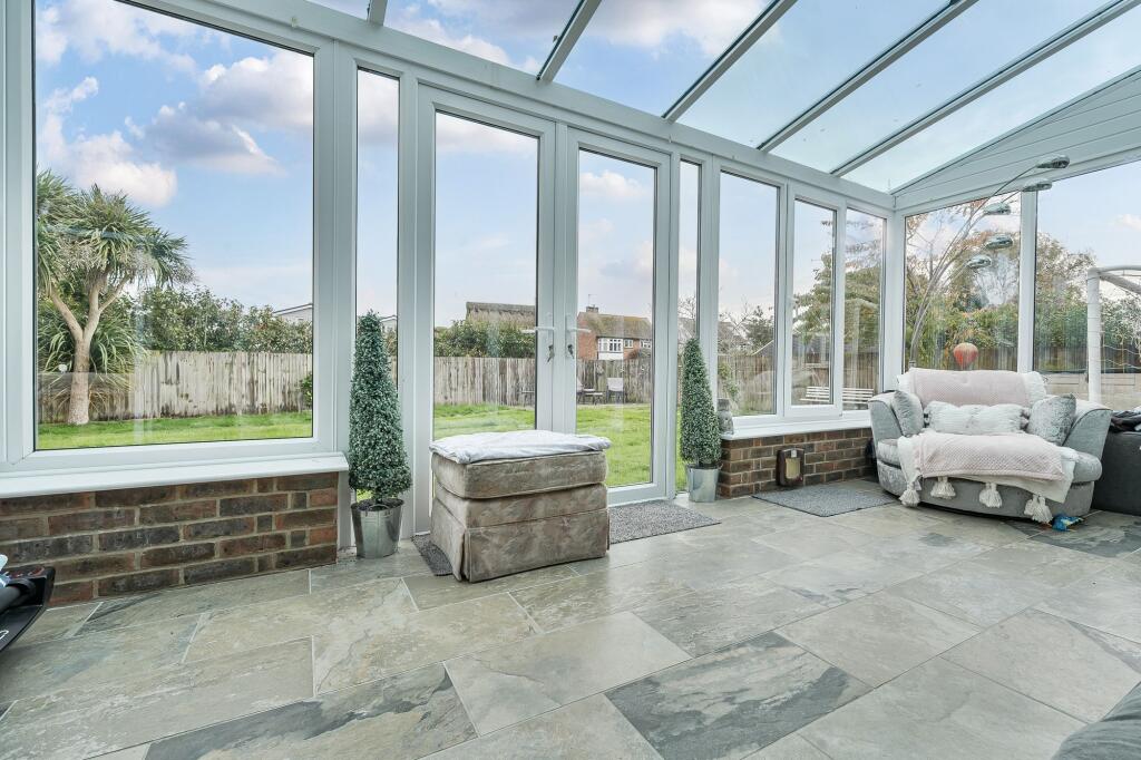 Boleyn Drive, Nyetimber, Bognor Regis PO21 photo 3