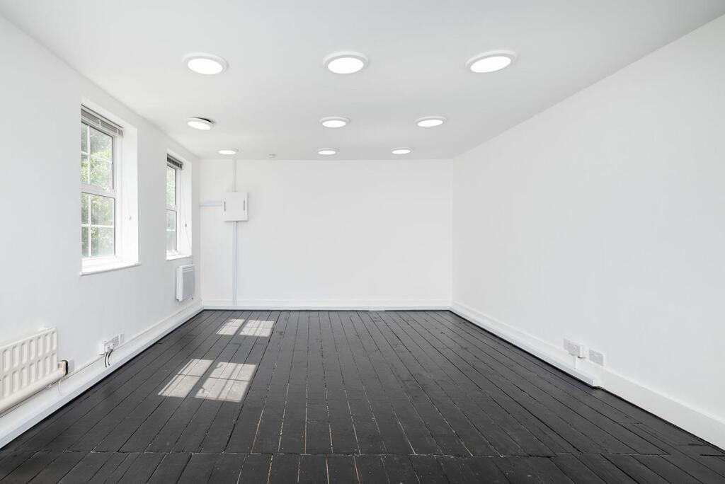 Main image of property: 68a Rochester Place, Camden, NW1 9JX