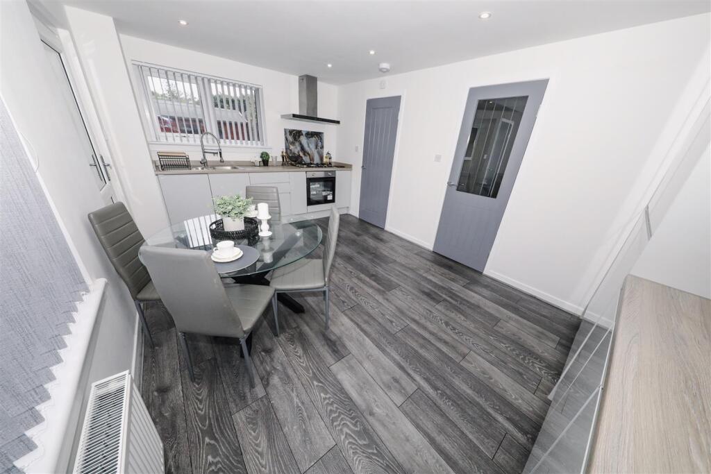 House in Glenrothes, Leslie Parks - View 2