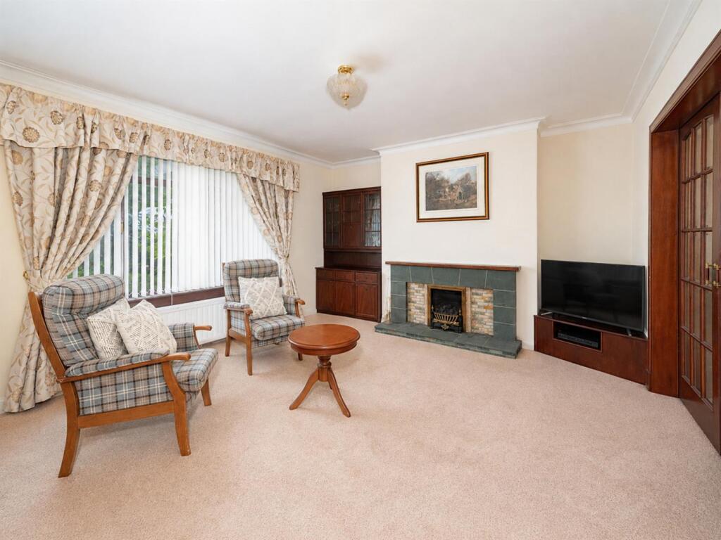 House in Dundee - More
