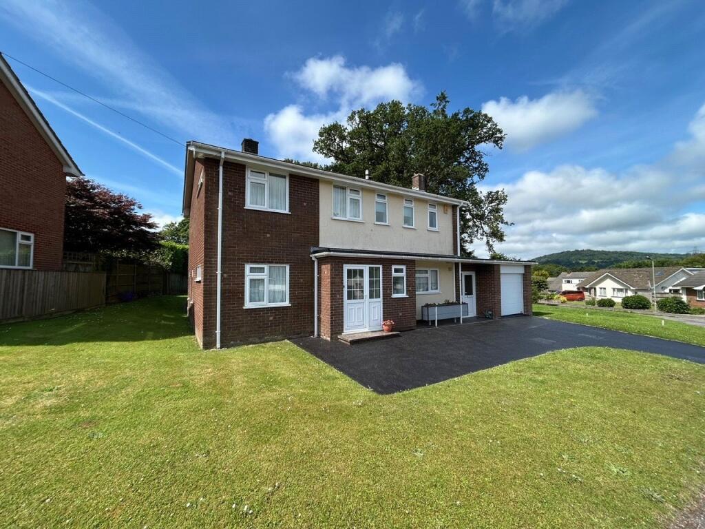 5-bed detached on The Chase, Honiton, Devon, EX14, £415,000