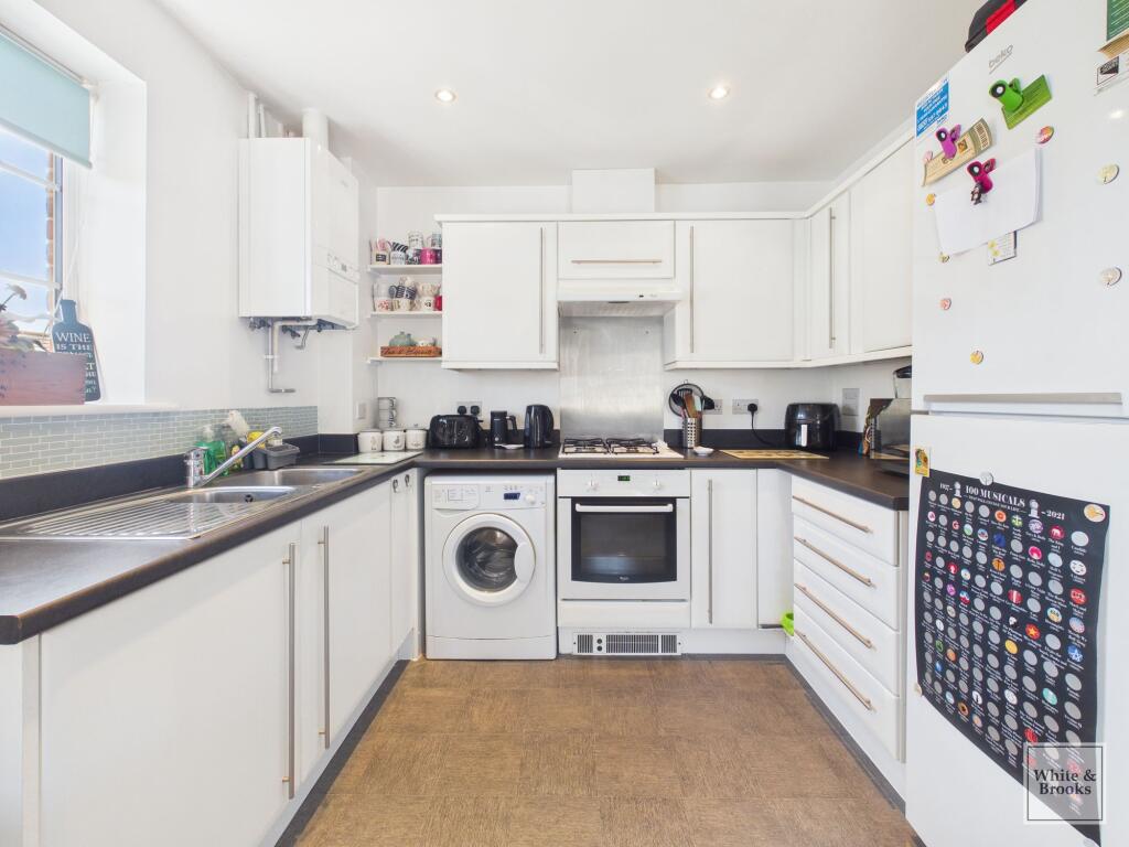 Apartment in Chichester, Tangmere - View 6