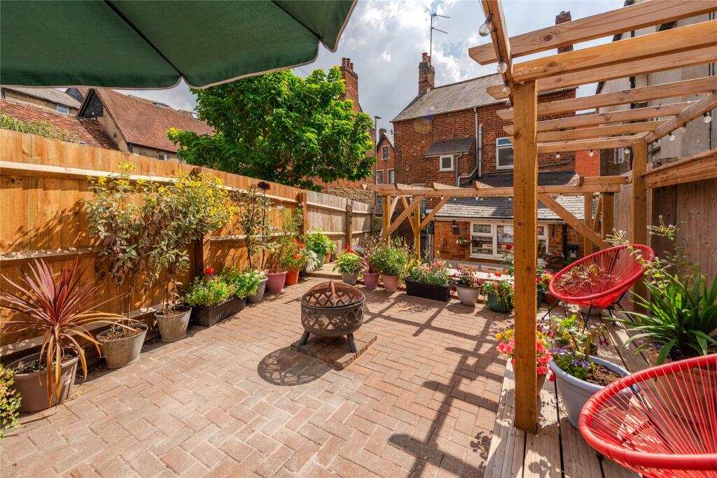 House in Milton Keynes - View 3