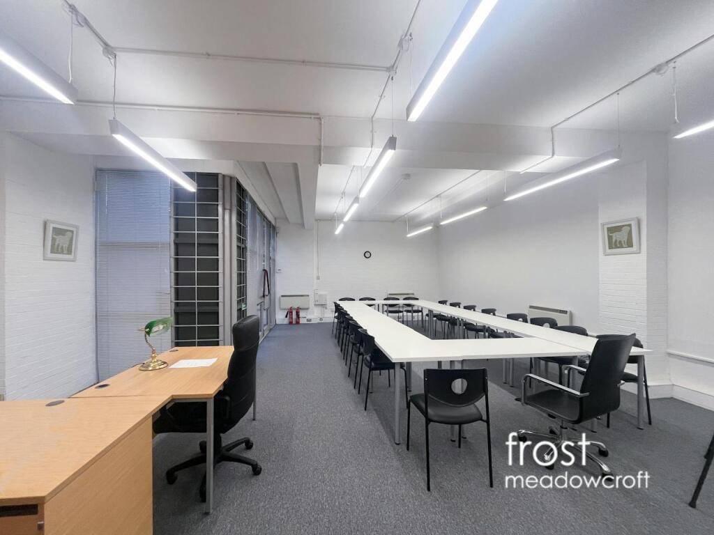 Unit 3 Walmer Courtyard Holland Park W11 office for sale office2.jpg