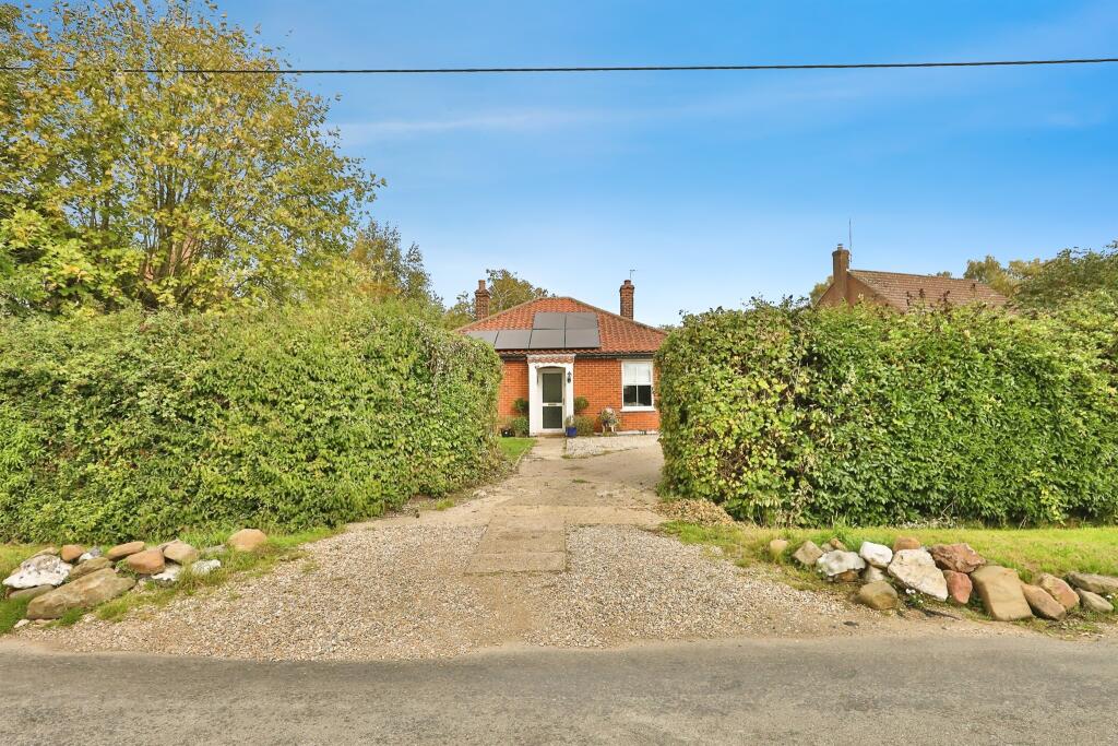 3-bed detached on Barrows Hole Lane, Little Dunham, King's Lynn, £325,000