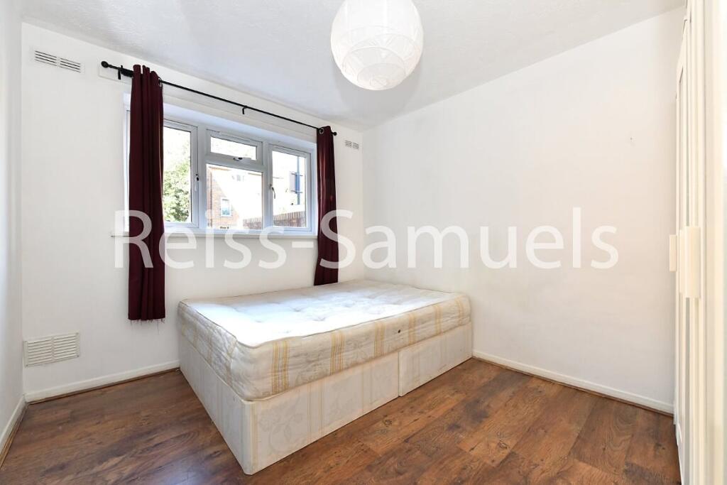 Apartment in London - More