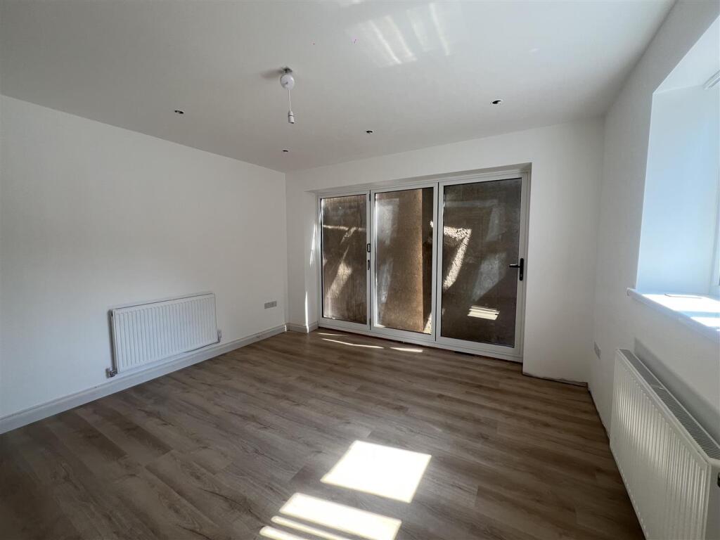 House in Sandwell, West Midlands - View 4