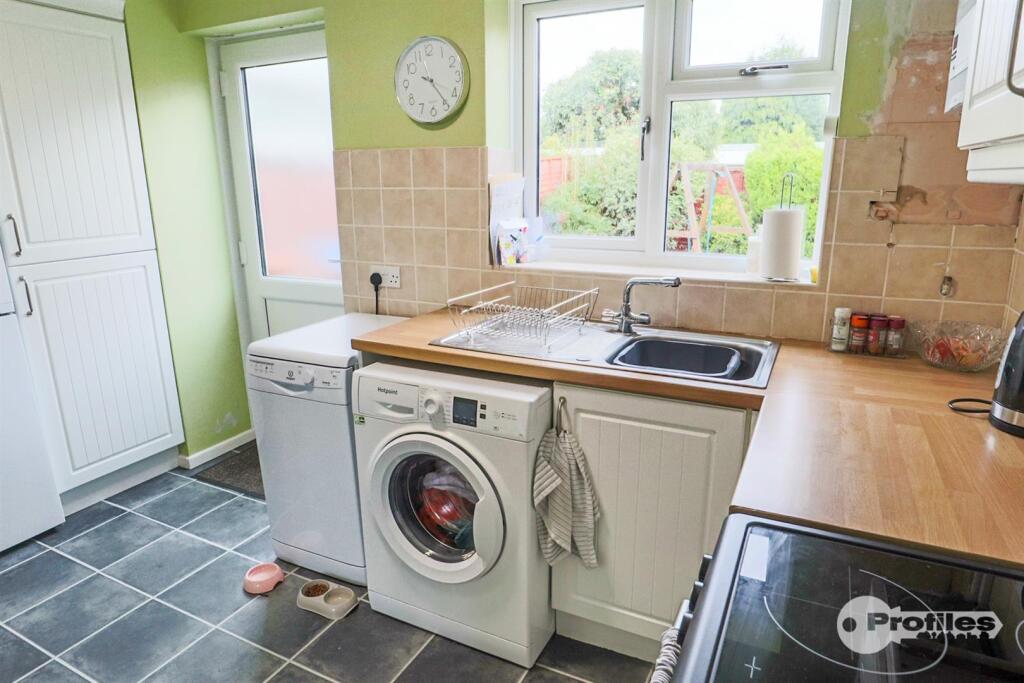 House in Hinckley and Bosworth, Leicestershire - More