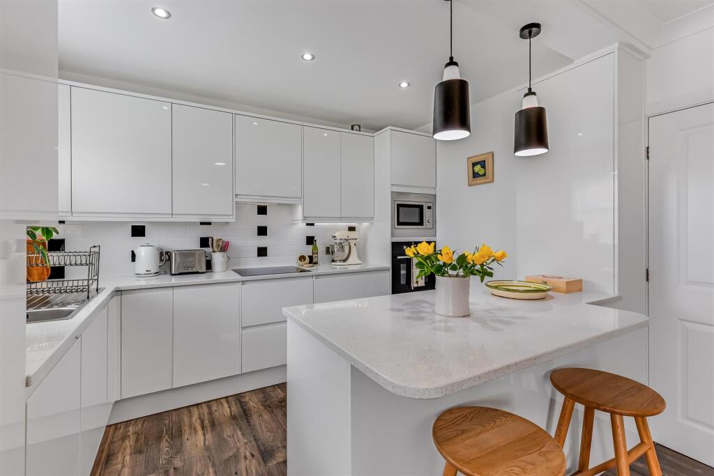 Apartment in Bradford, Grove Road, Ilkley - View 4