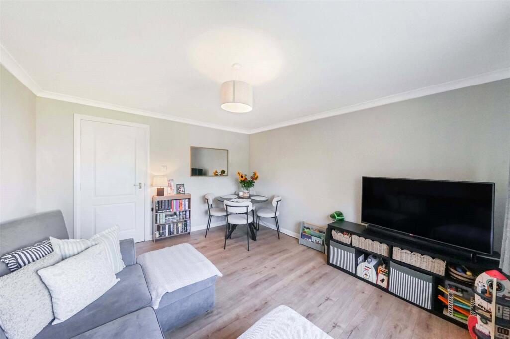 Apartment in Motherwell, South Lanarkshire - View 5