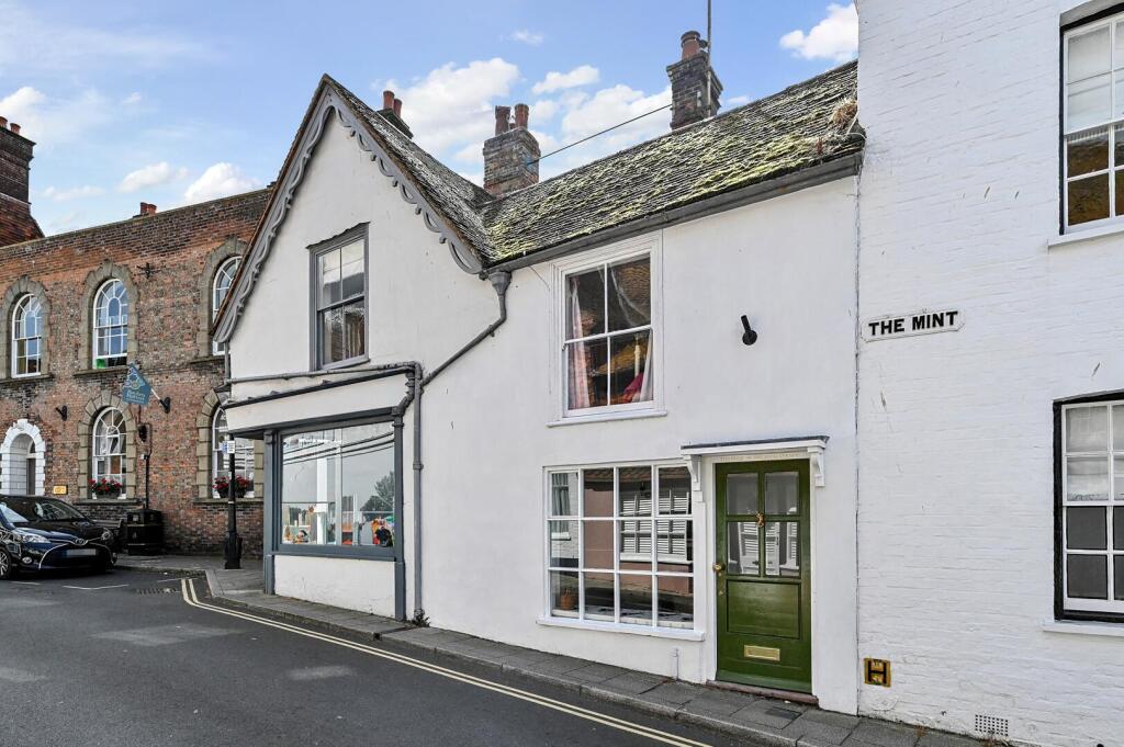 Main image of property: High Street, Rye, East Sussex TN31 7JN