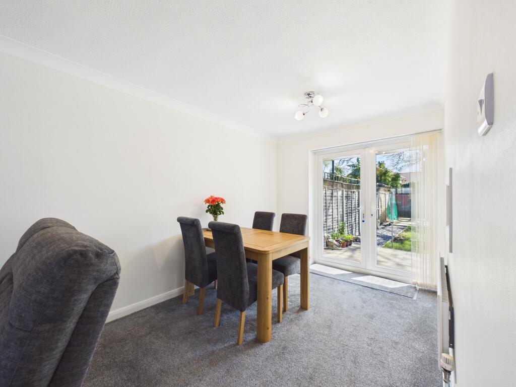 Longbridge Road, Bramley, RG26 photo 4