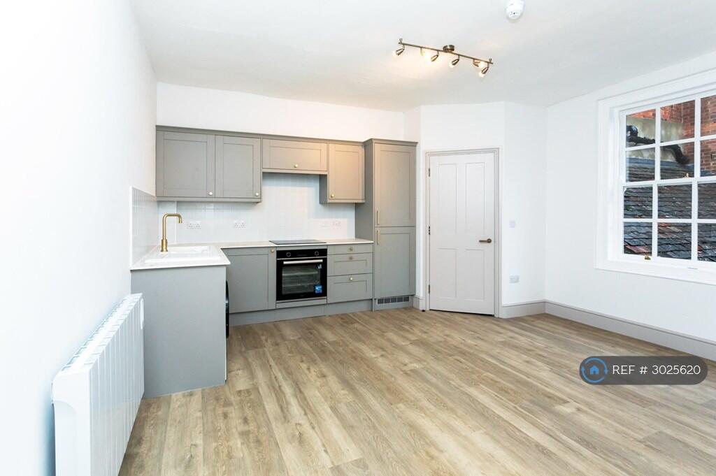 Apartment in Milton Keynes - View 2