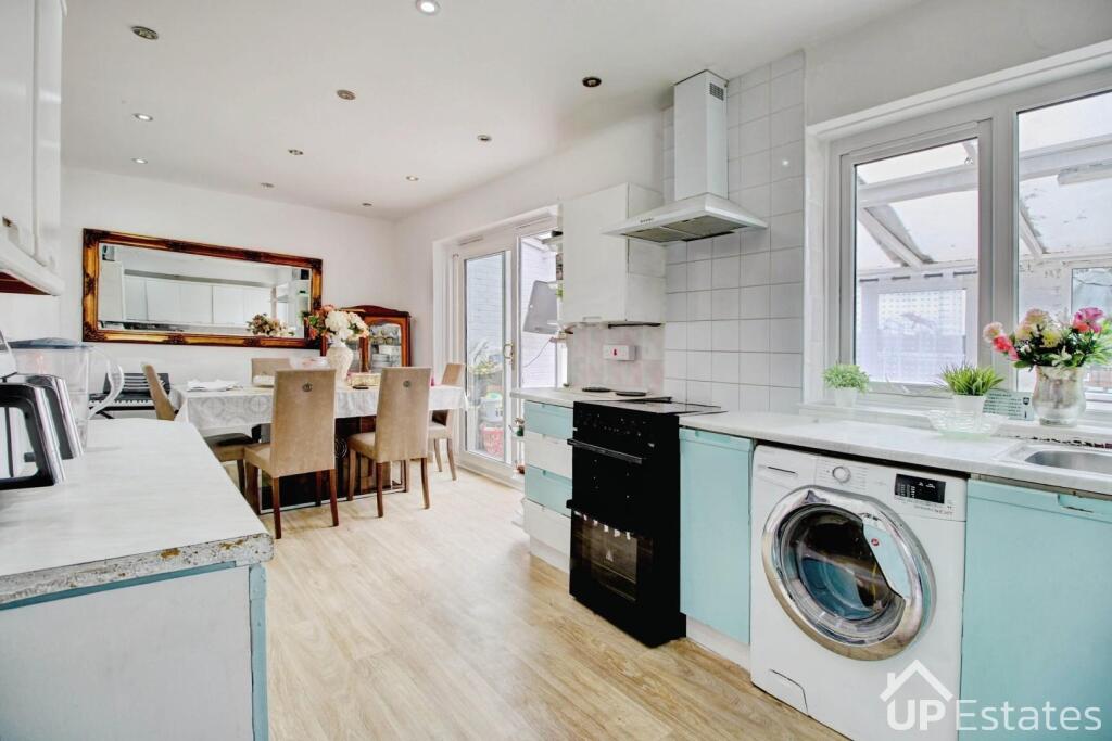 House in Coventry, Ernesford Grange - View 4
