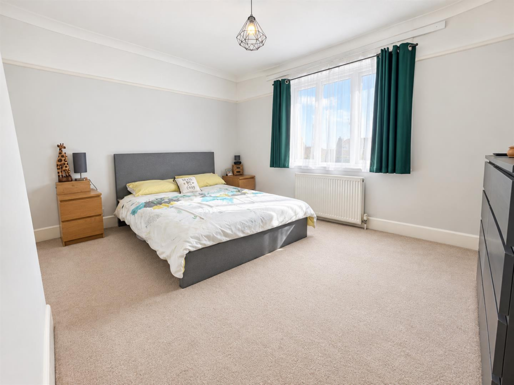 House in Gosport, Lee-on-the-Solent - View 4