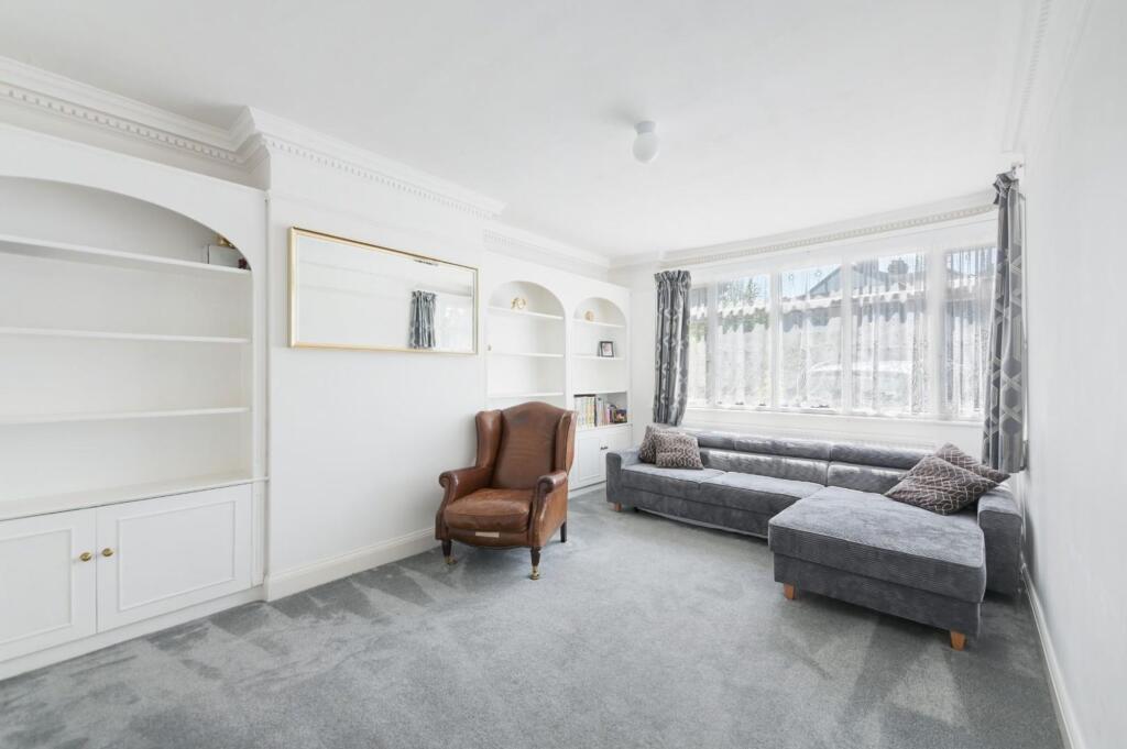 Calverley Road, Epsom, KT17 photo 4