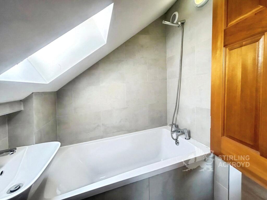 House in Guildford, Westborough - View 5
