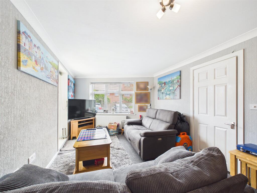 Apartment in Christchurch, Pokesdown, Bournemouth - View 3