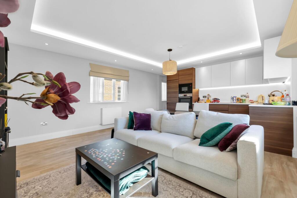 Apartment in London - View 5