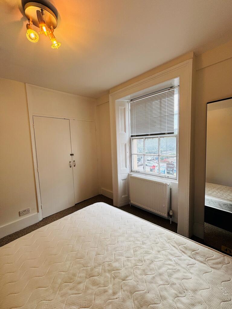 Apartment in London - More