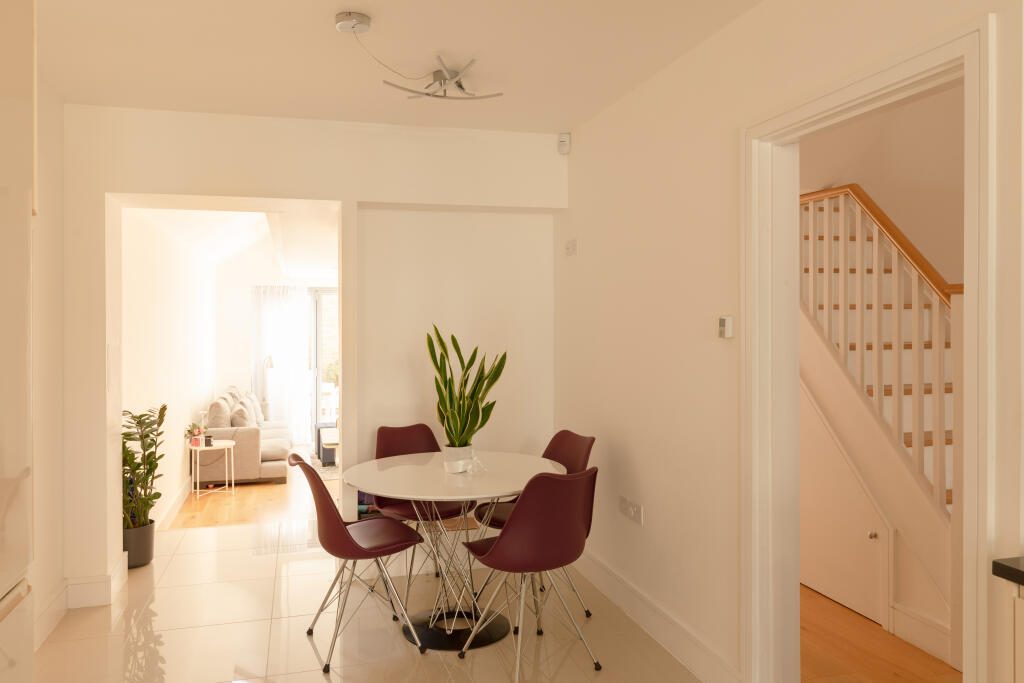 House in London, Cossall Estate, Nunhead - More