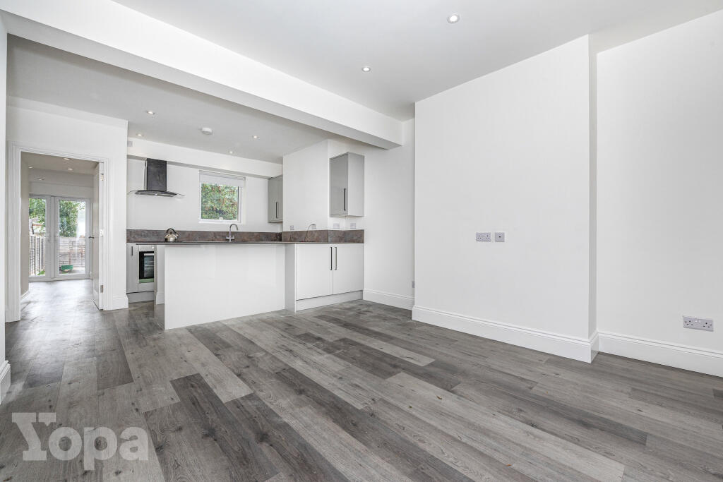 House in Dartford - View 5