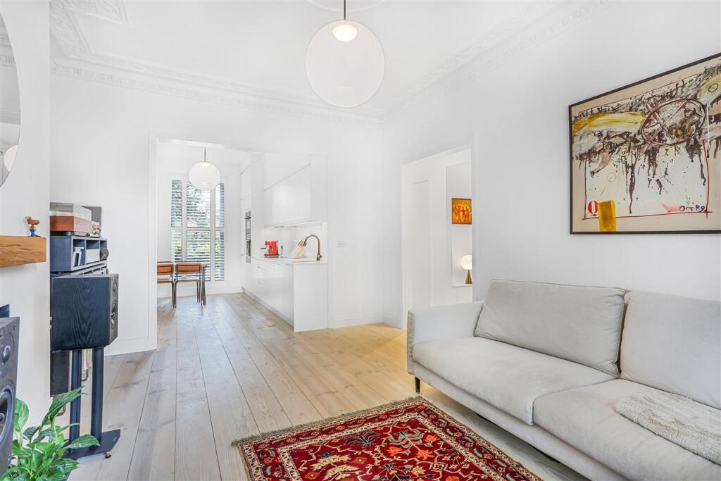 Apartment in London - View 3
