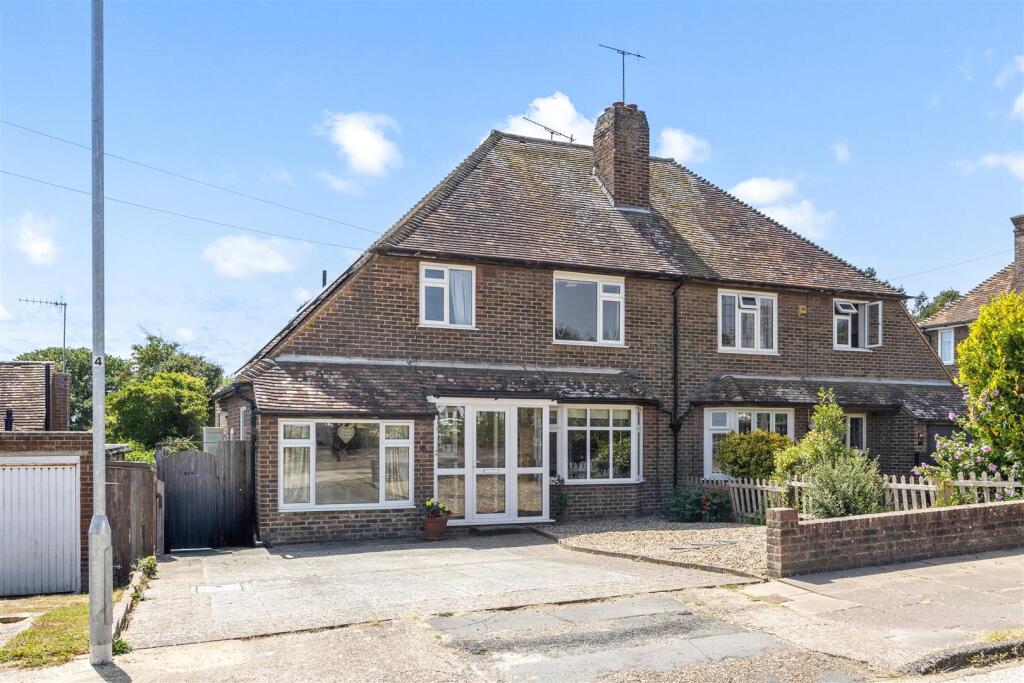 Main image of property: Newlands Avenue, Bexhill, TN39 4HA