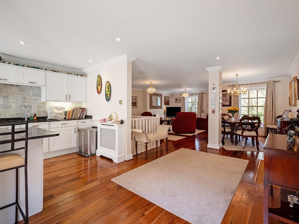 Apartment in Slough - View 2