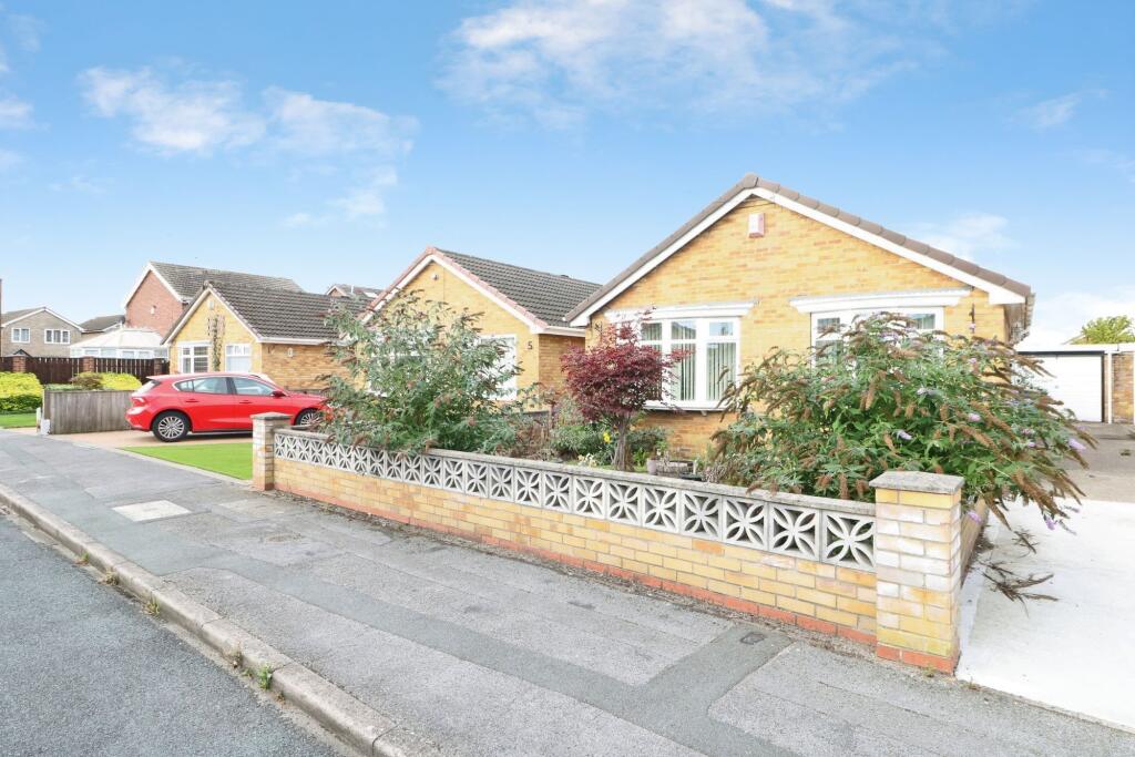 Main image of property: Hollytree Avenue, Hull, HU5