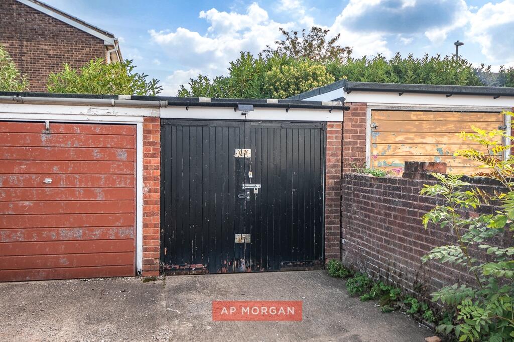 House in Bromsgrove - View 3