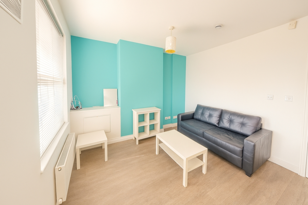 Main image of property: (3) 28 Russell Street, Nottingham