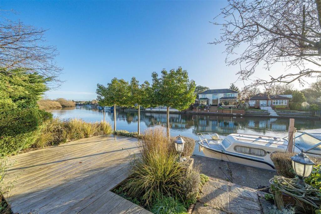 Main image of property: Ham Island, Old Windsor