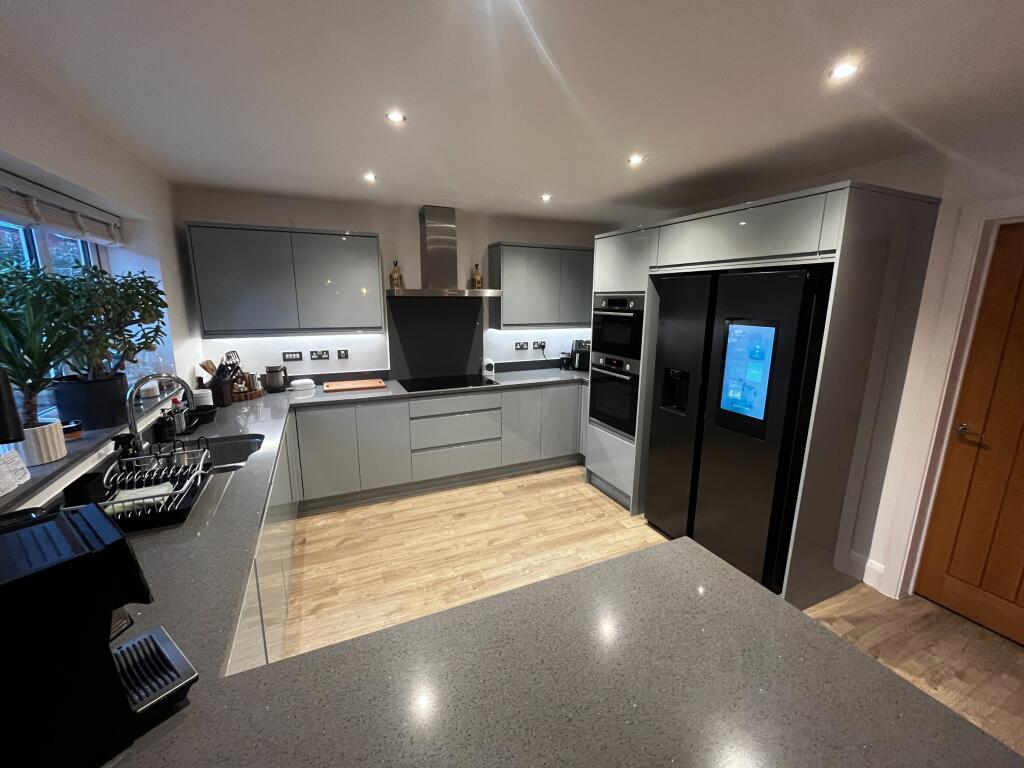 Sidings Drive, Drakelow, Burton-on-Trent, DE15 photo 4
